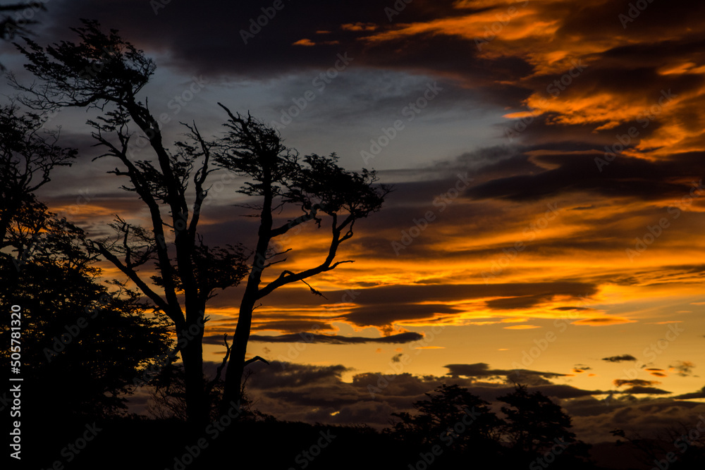 Φωτογραφία Patagonian sunset on Lago Blanco at Tierra del Fuego