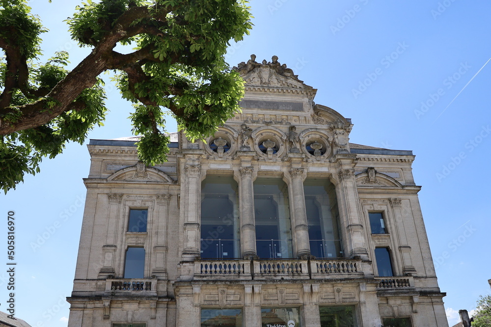 Φωτογραφία Le théâtre, vue de l'extérieur, ville de Angouleme, département de la Charente,