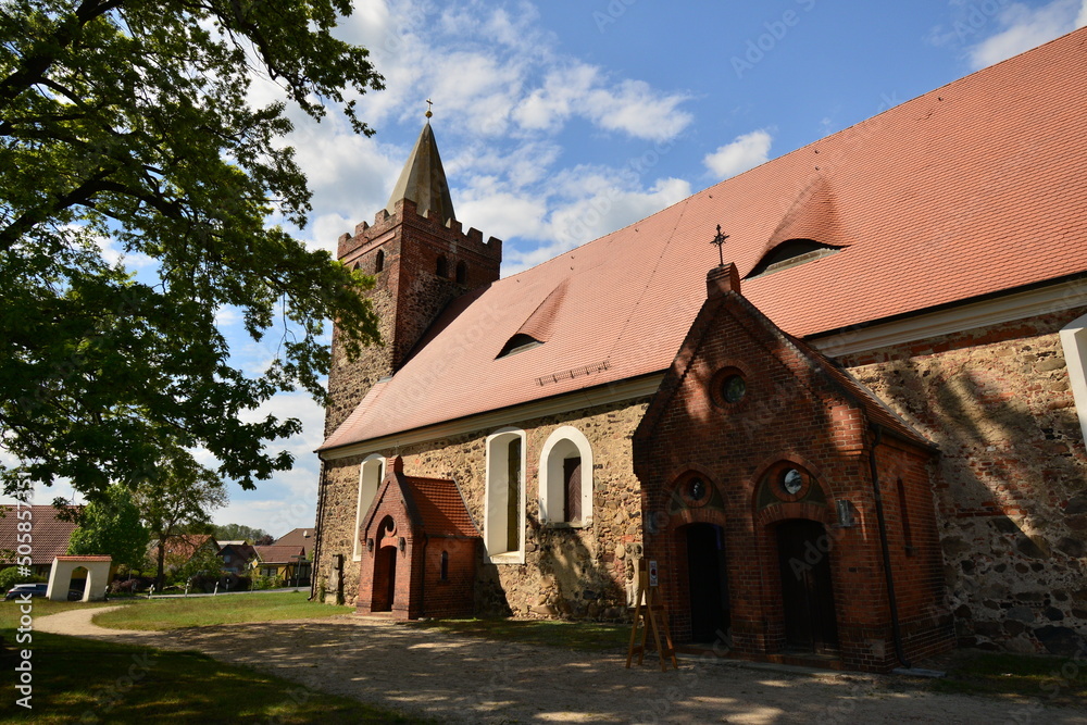 Kirchenarchitektur - Feldstein - Feldsteibau