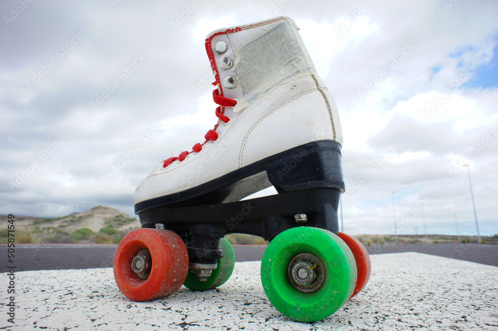 Fotografie Old Vintage White Skate Boot