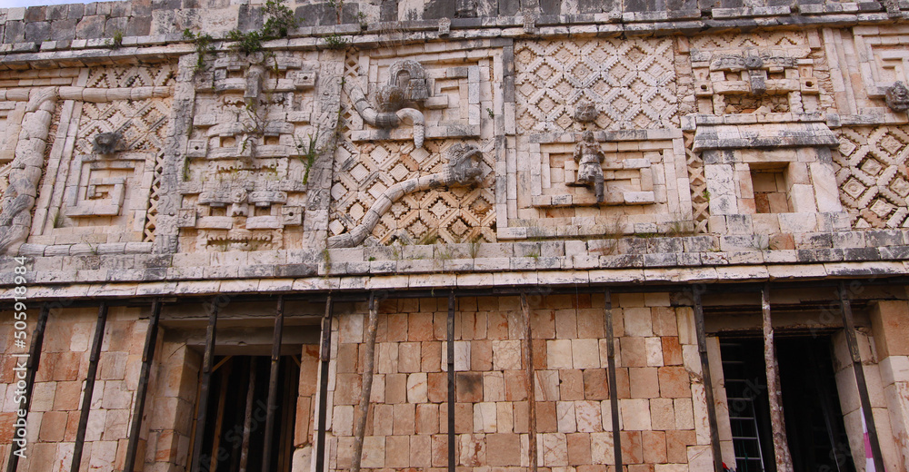 Fototapeta premium Maya ruins of Uxmal temple, Yucatan, Mexico