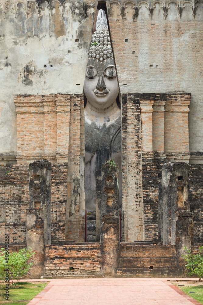 Mondop of Wat Si Chum, Sukhothai, Thailand