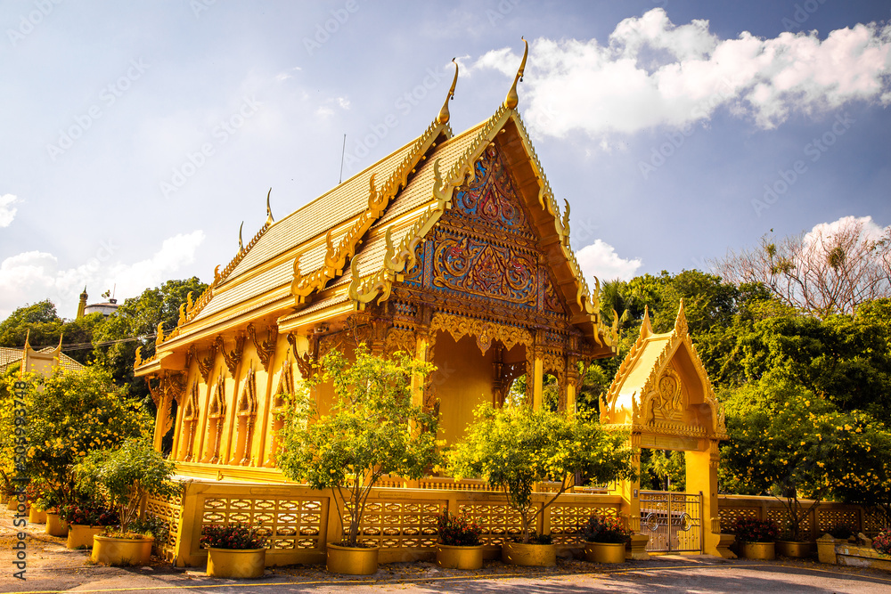 Wat Phra Prang Muni in Sing Buri province, Thailand