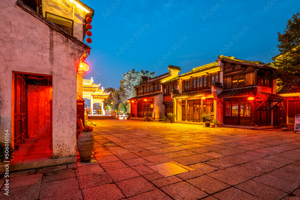 Fototapeta premium Night view of Dangkou Ancient Town in Wuxi, China