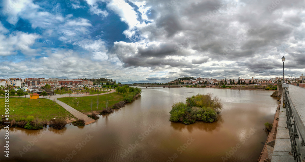 Fototapeta premium Panoramic of Badajoz from the bridge of Palmas, Extremadura, Spain