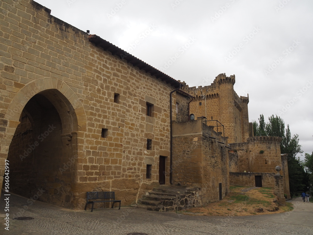 Sajazarra, municipio de la comunidad de La Rioja, pueblo pequeño con un bonito castillo. España.