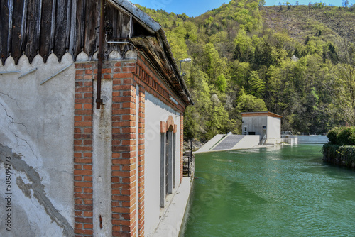 Haunoldmühle, Obergrünburg, Industriedenkmal, Produktionshalle, Jugendstil, historisch, Wehr, Wasser, Wehranlage, fließen, Rechen, Einlaufrechen, Wasserkraftwerk, Schieber, Rad, Absperrung, Überlauf,  photo