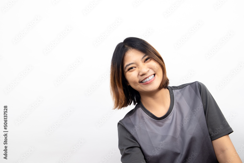 Asian women are enjoying taking pictures of themselves in a new and unusual way. Asian women are enjoying taking pictures of themselves in a new and unusual way.