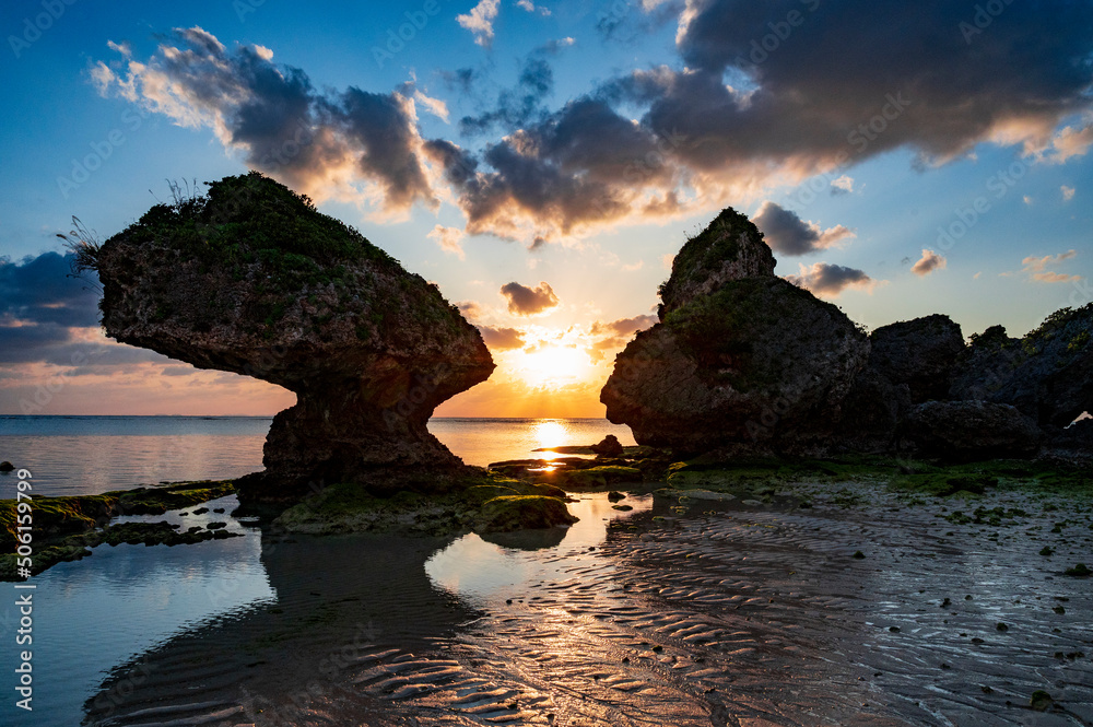 沖縄　ニライビーチの夕景