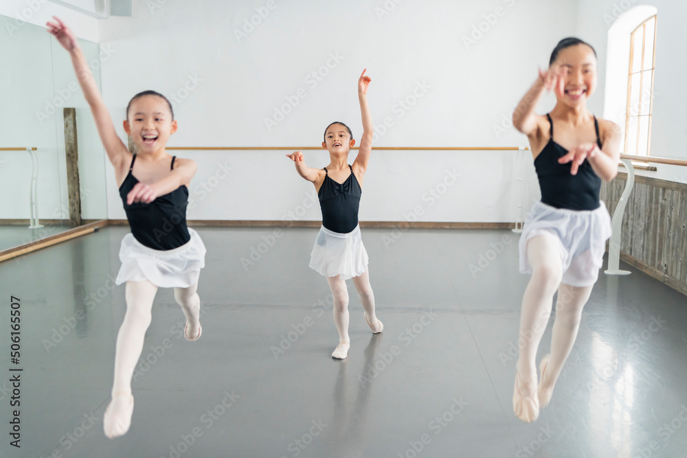 Naklejka premium バレエ教室 女の子