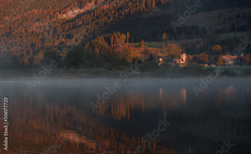 Fototapeta Naklejka Na Ścianę i Meble -  Morning reflections by the lake