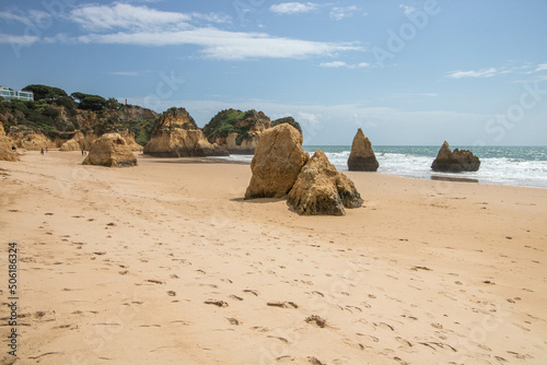 Praia dos Tres Irmaos an der Algarve