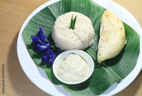 Durian sticky rice on a plate, ready to serve
