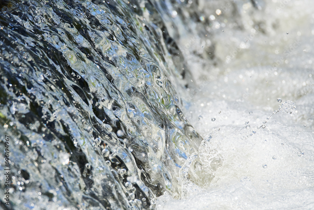 Fototapeta premium Wasser an einem Wehr