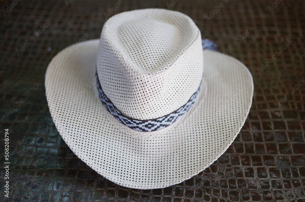 Sombrero de cuero artesanal, Gaucho de Adobe Stock