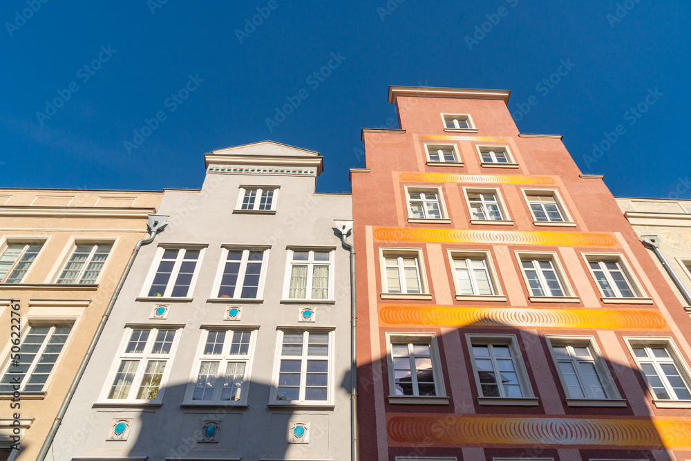 Obraz premium Beautiful windows, colorful houses on the old town of Gdansk