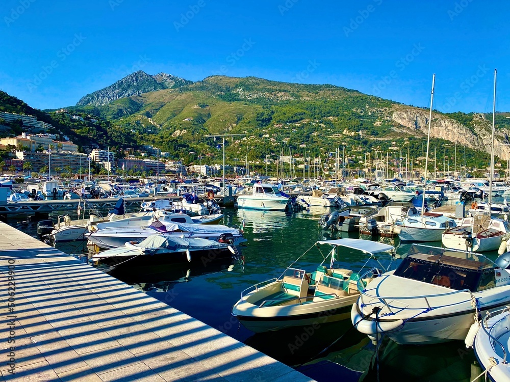 Obraz premium boats in the harbour Menton