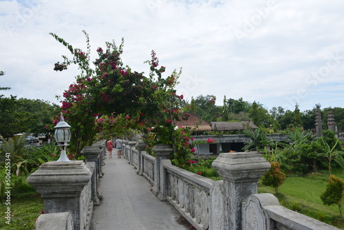 sightseeing the beauties of Indonesian culture