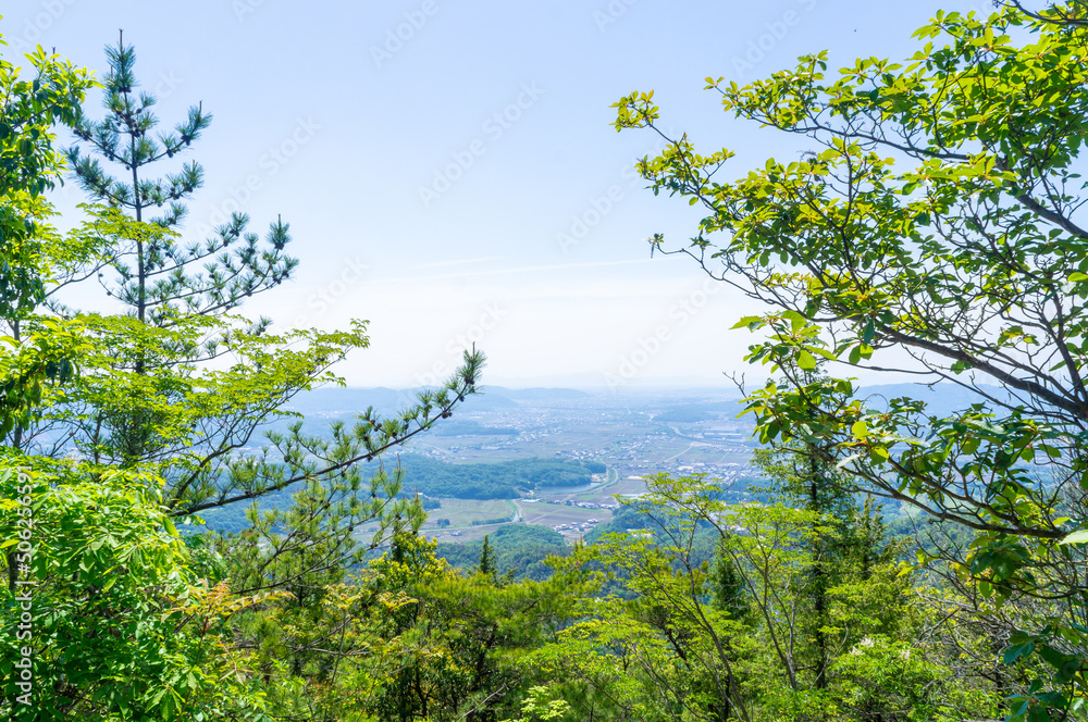 鬼ノ城から臨む吉備津平野、5月撮影