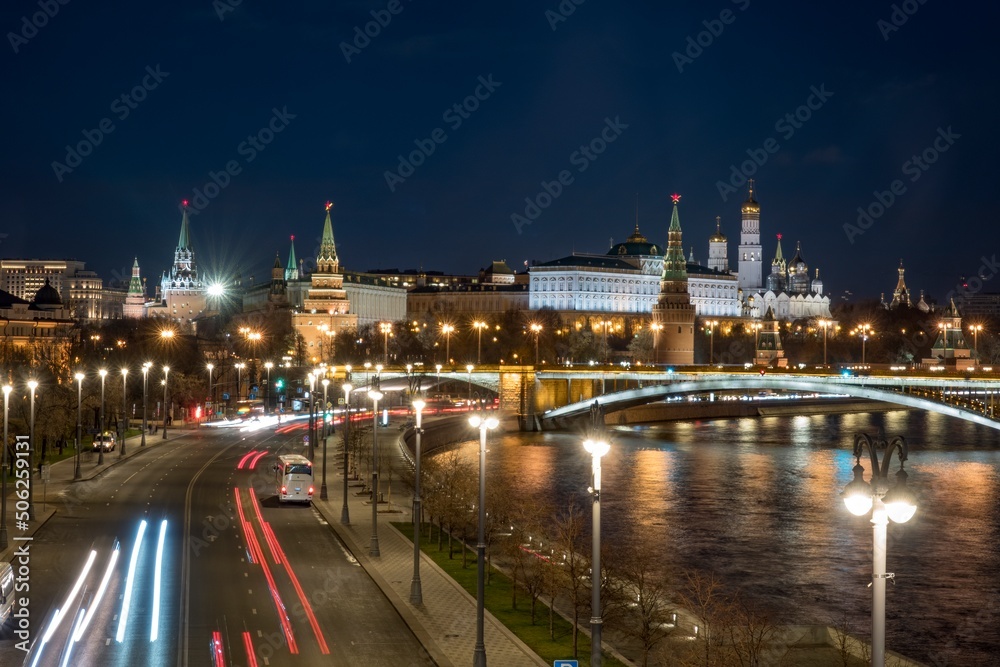Obraz premium Moscow Kremlin, Kremlin Embankment and Moscow River at night in Moscow, Russia. Architecture and landmark of Moscow