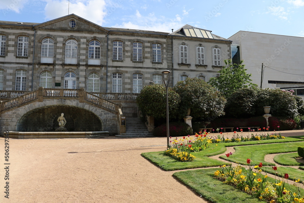 Le musée d'art et d'archéologie, vue de l'extérieur, ville de Gueret, département de la Creuse, France