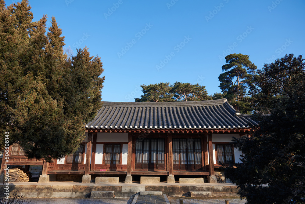 Yungneung and Geolleung Royal Tombs is the tomb of the king of the Joseon Dynasty. It is a building for ancestral rites.
Yungneung and Geolleung Royal Tombs is the tomb of the king of the Joseon Dynasty. It is a building for ancestral rites.