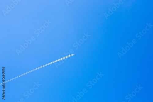 飛行機と飛行機雲