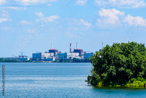 Εκτύπωση καμβά Smoke pipes and buildings of Zaporizhzhia Nuclear Power Station near the city En