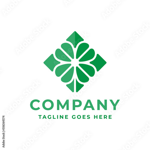 lucky clover leaf logo design