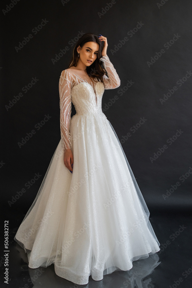 Fashion portrait of a beautiful bride