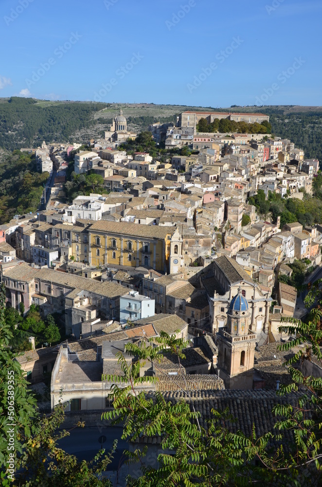 Some photos from the beautiful city of Ragusa Ibla, or Old Ragusa, pearl of the Val di Noto, in the south-east part of Sicily, taken during a trip in the summer of 2021.