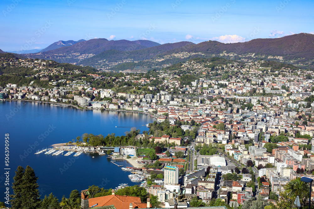 Vue panoramique de la ville de Lugano