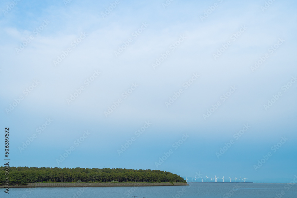 十三湖　中ノ島と風車