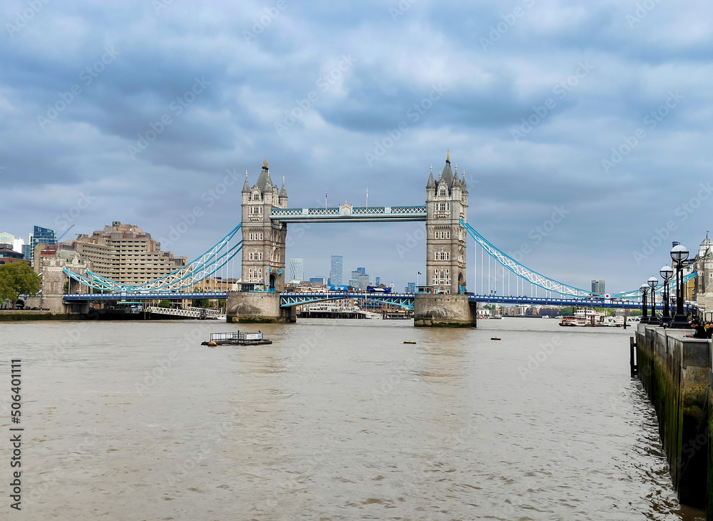Obraz premium View of the famous London Tower Bridge from the Thames river