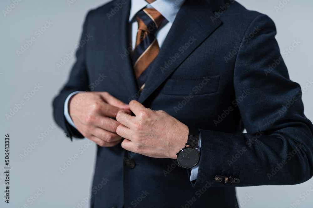 Obraz premium ジャケットを着る60代ビジネスマン