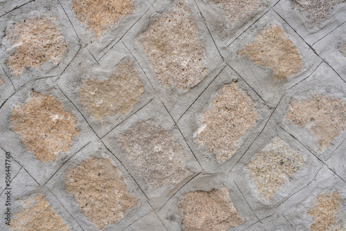 Arrangement and texture of stone walls