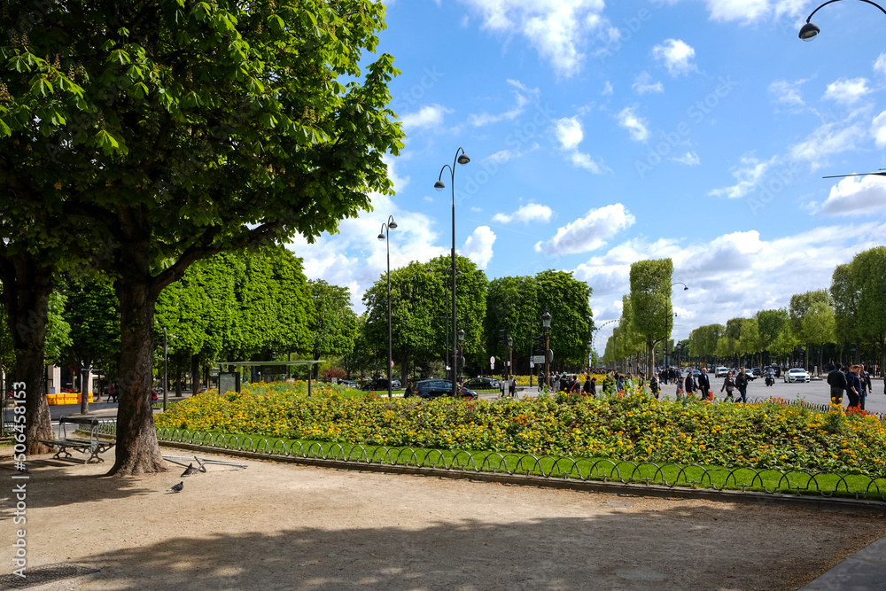 Flower blooming park in Paris