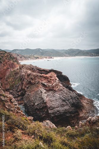 Küstenlandschaft mit Felsen und Meer 