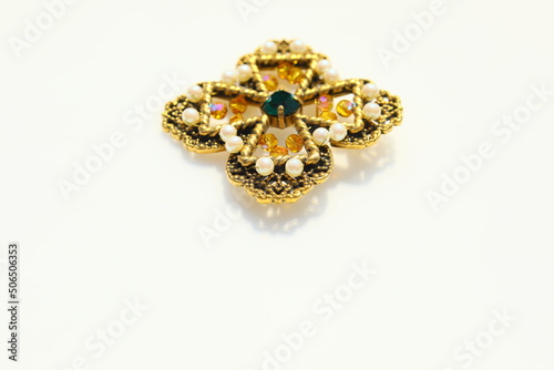 Handmade bead beaded brooch pin costume jewelry accessory