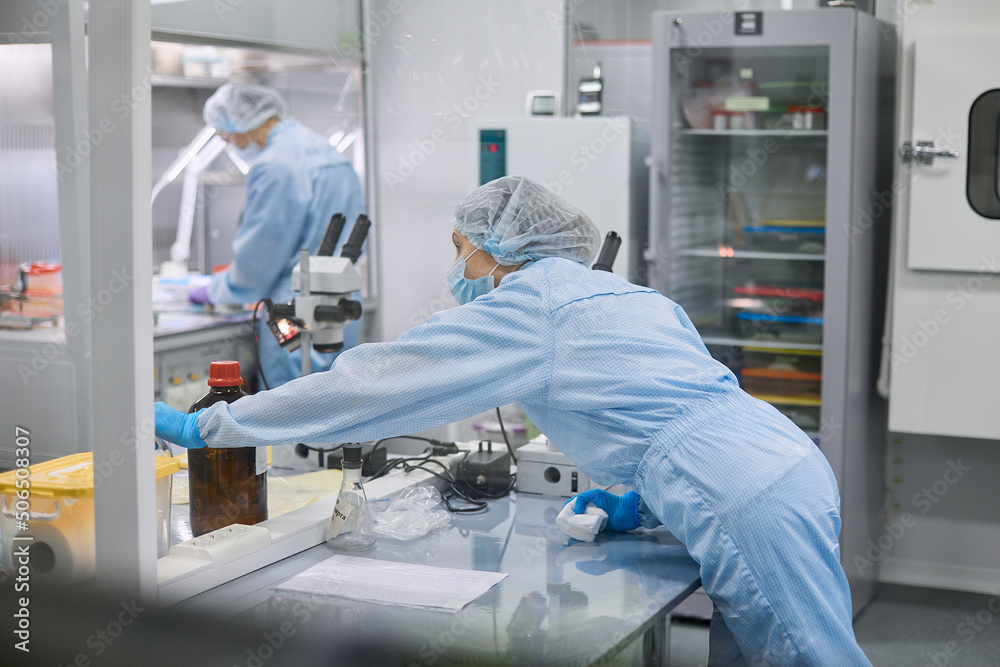 Women work in the lab. Conducts experiments on vaccines. Women work in the lab. Conducts experiments on vaccines.