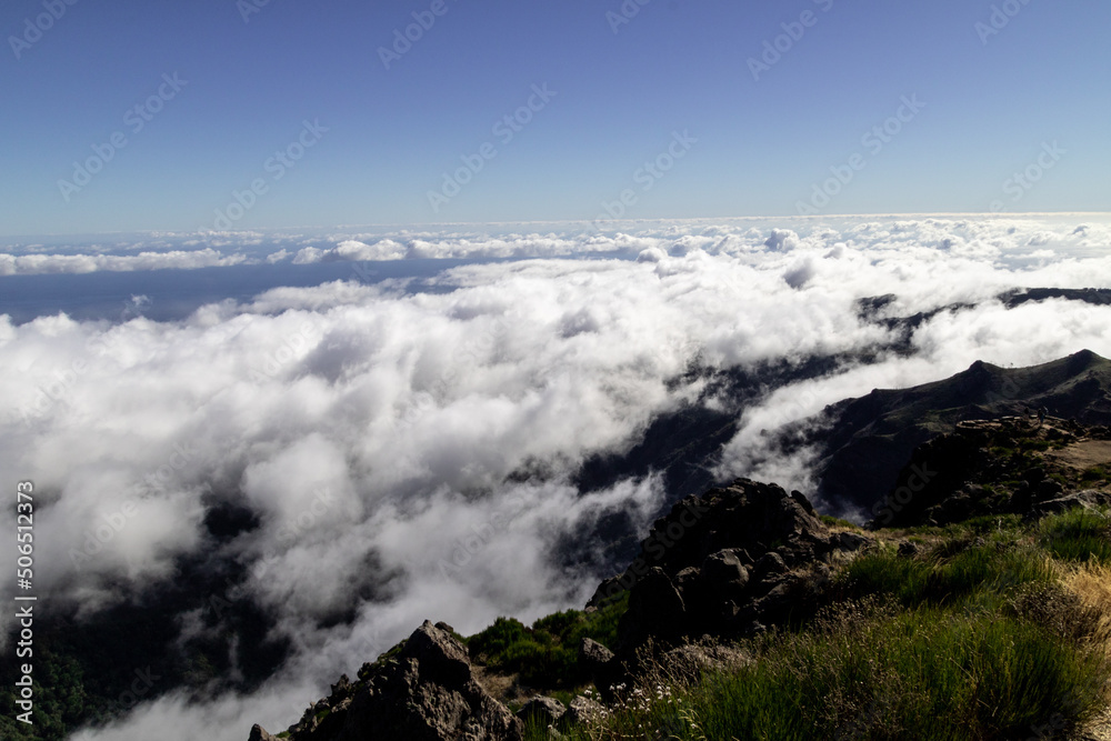 Ausflugsziele Madeira - Pico do Arieiro above the clouds