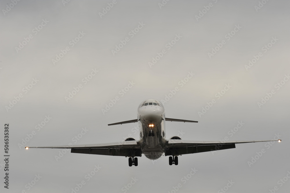 着陸するMD90 着陸するMD90