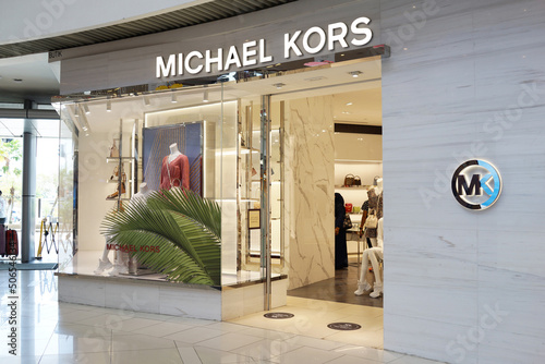 PENANG, MALAYSIA - 20 MAY 2022: Exterior view of the Michael Kors store in  shopping mall. Michael Kors is an American luxury fashion company that was  established in 1981. Stock Photo | Adobe Stock