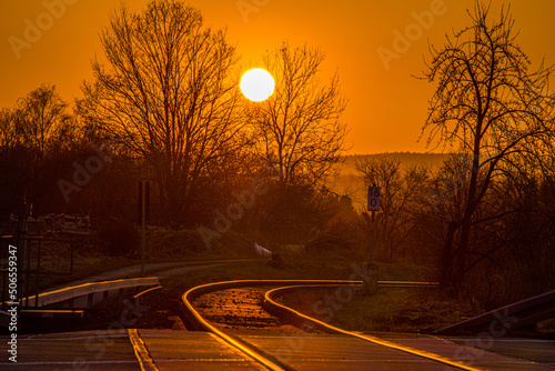 Sonnenuntergang am Bahngleis