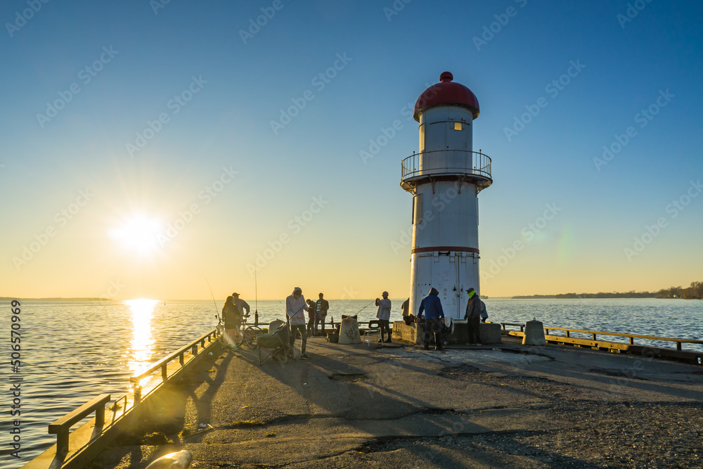  View on the Lachine lighthouse at sunset on a clear fall day in Montreal, Quebec (Canada)