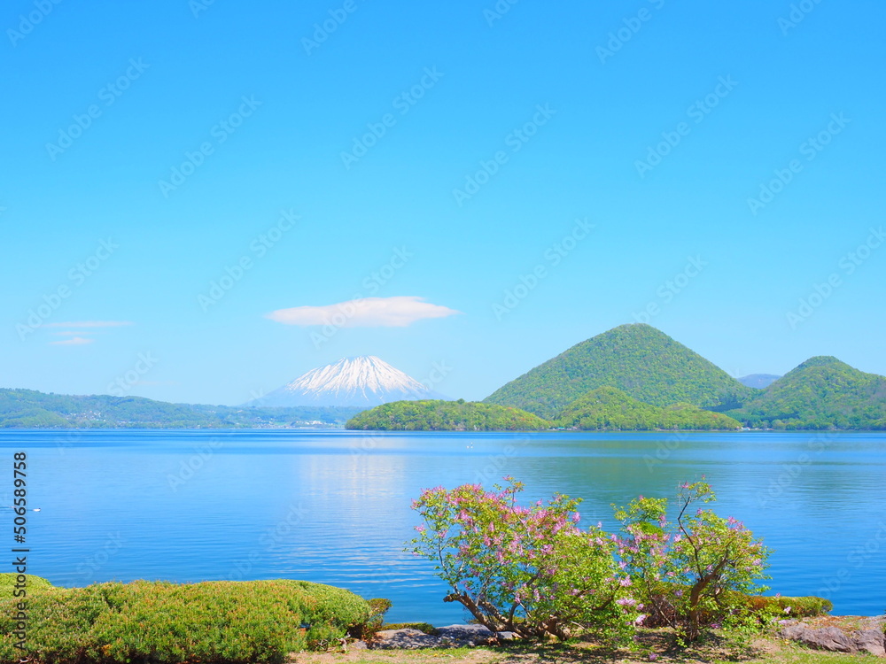 北海道の絶景 初夏の洞爺湖と羊蹄山