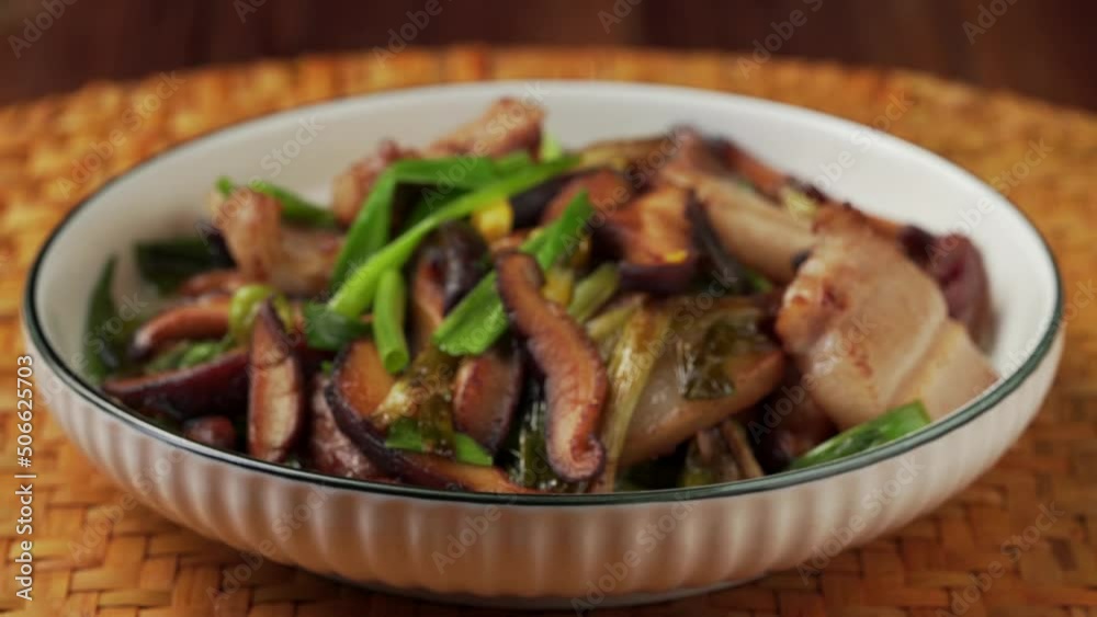Sichuan-style home-cooked vegetables - fried pork with mushrooms Sichuan-style home-cooked vegetables - fried pork with mushrooms