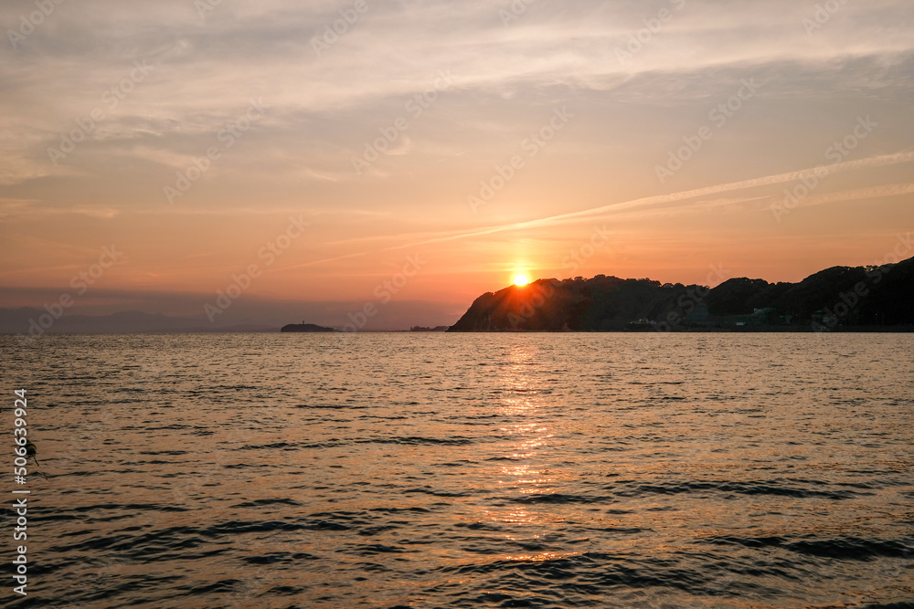 Naklejka premium 神奈川県逗子市逗子海岸からの夕日