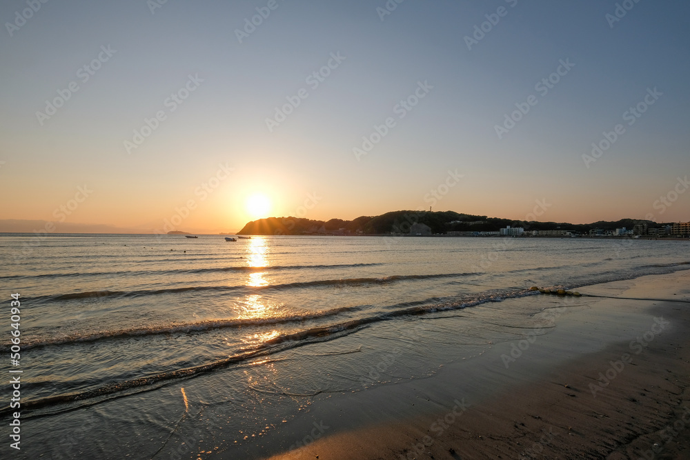 神奈川県逗子市逗子海岸からの夕日