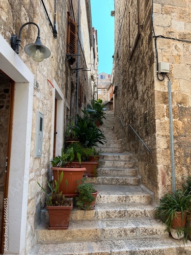 Fototapeta Naklejka Na Ścianę i Meble -  Old alley in Hvar Town, Croatia
